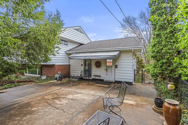 $300,000 | 1420 Mayfair Road, Champaign, IL 61821
