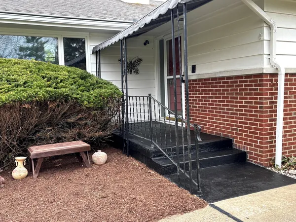 $300,000 | 1420 Mayfair Road, Champaign, IL 61821