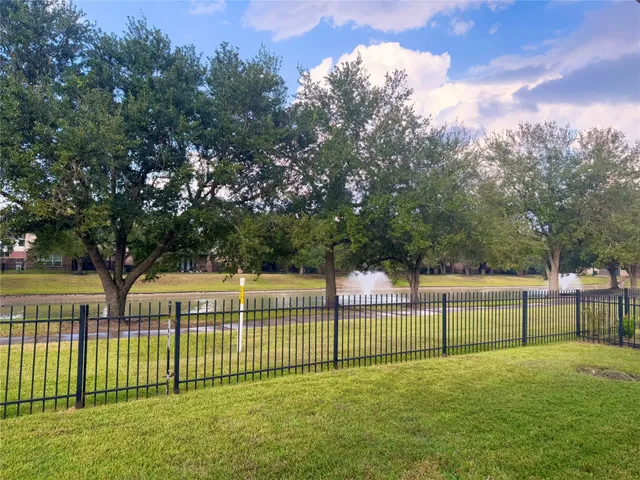 $398,000 | 9617 Landon Lake Drive, Pearland, TX 77584
