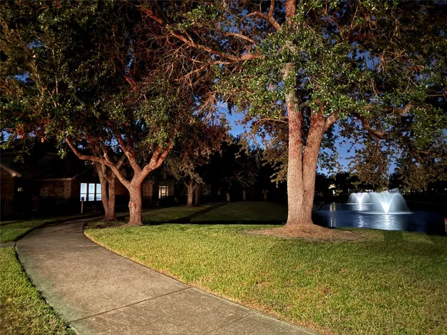 $398,000 | 9617 Landon Lake Drive, Pearland, TX 77584