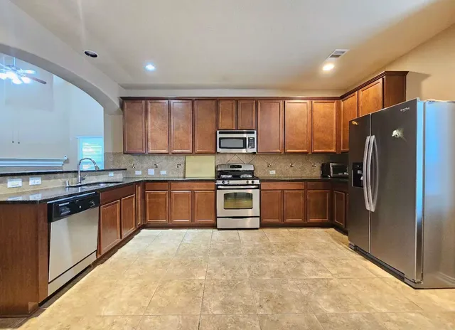 $398,000 | 9617 Landon Lake Drive, Pearland, TX 77584