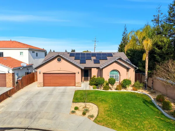 $449,000 | 2852 West Indiana, Caruthers, CA 93609