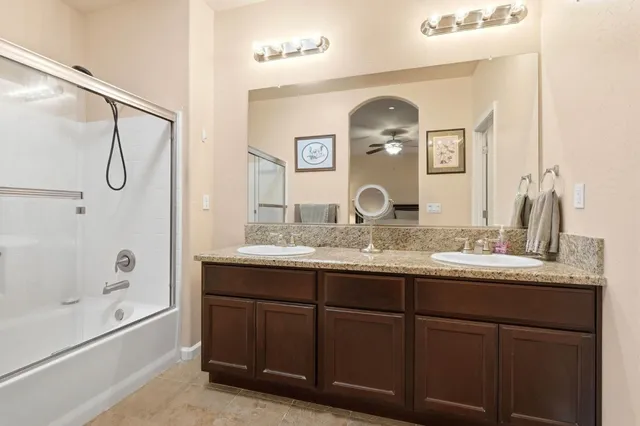 $465,000 | 2852 West Indiana, Caruthers, CA 93609