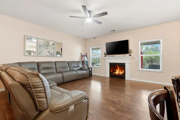 $449,000 | 2852 West Indiana, Caruthers, CA 93609