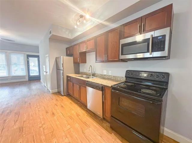 $1,395 | 4318 Junius Street, Unit 1, Dallas, TX 75246