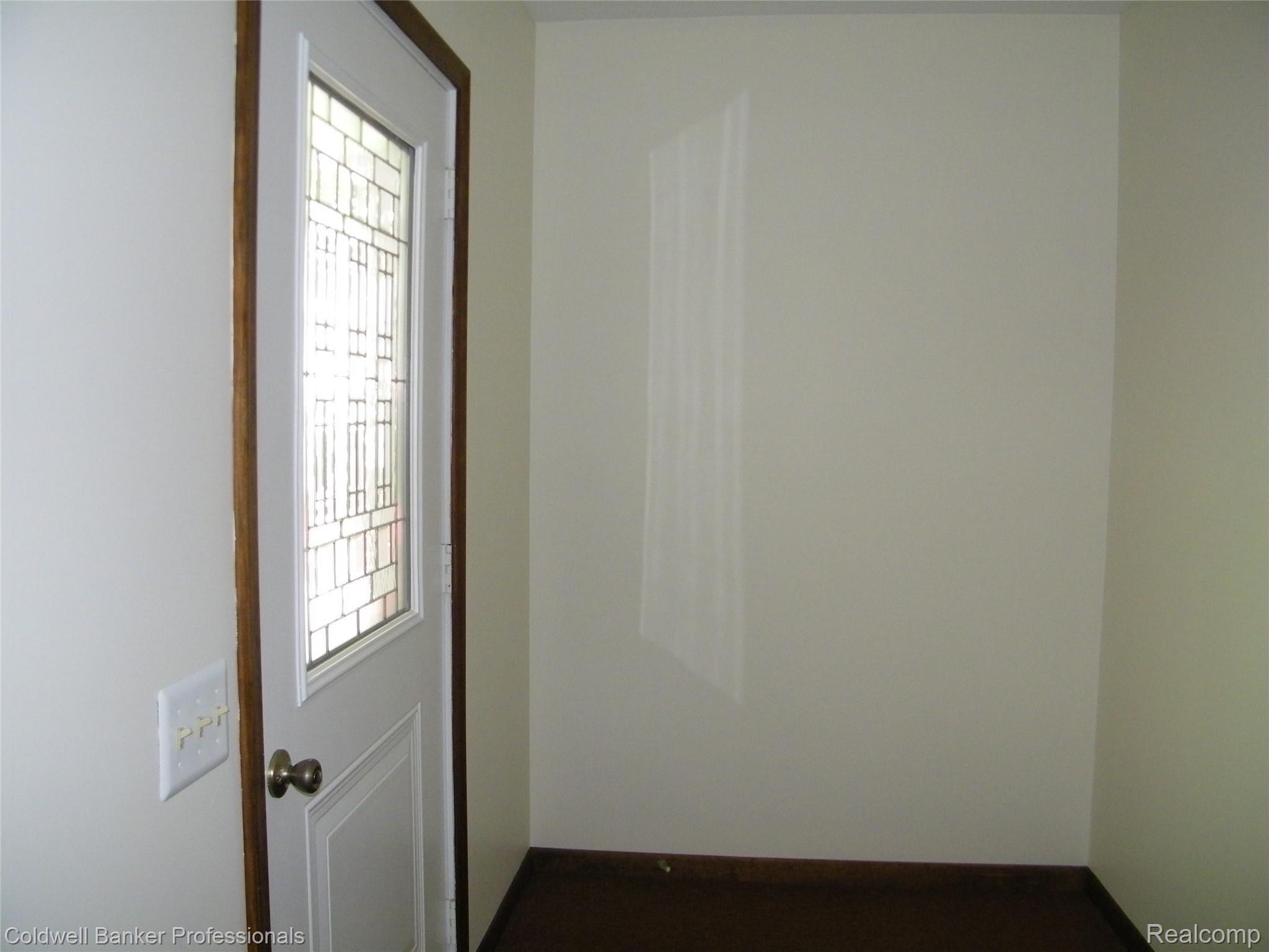 1670 Pero Lake Road Lapeer, MI 48446 - Photo 4 of 28 102_0096.JPG