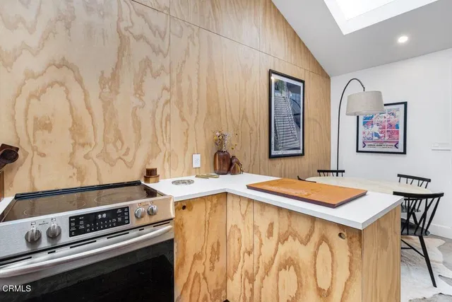 $1,499,900 | 62-66 San Clemente Street, Ventura, CA 93001