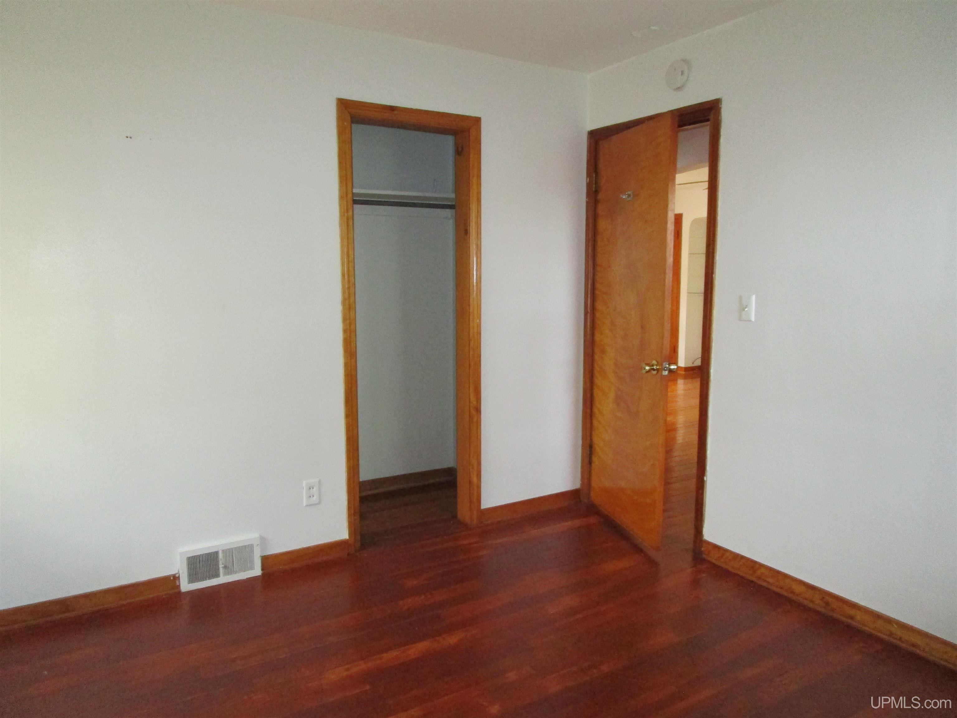 6008 18.25 Road Gladstone, MI 49837 - Photo 15 of 19