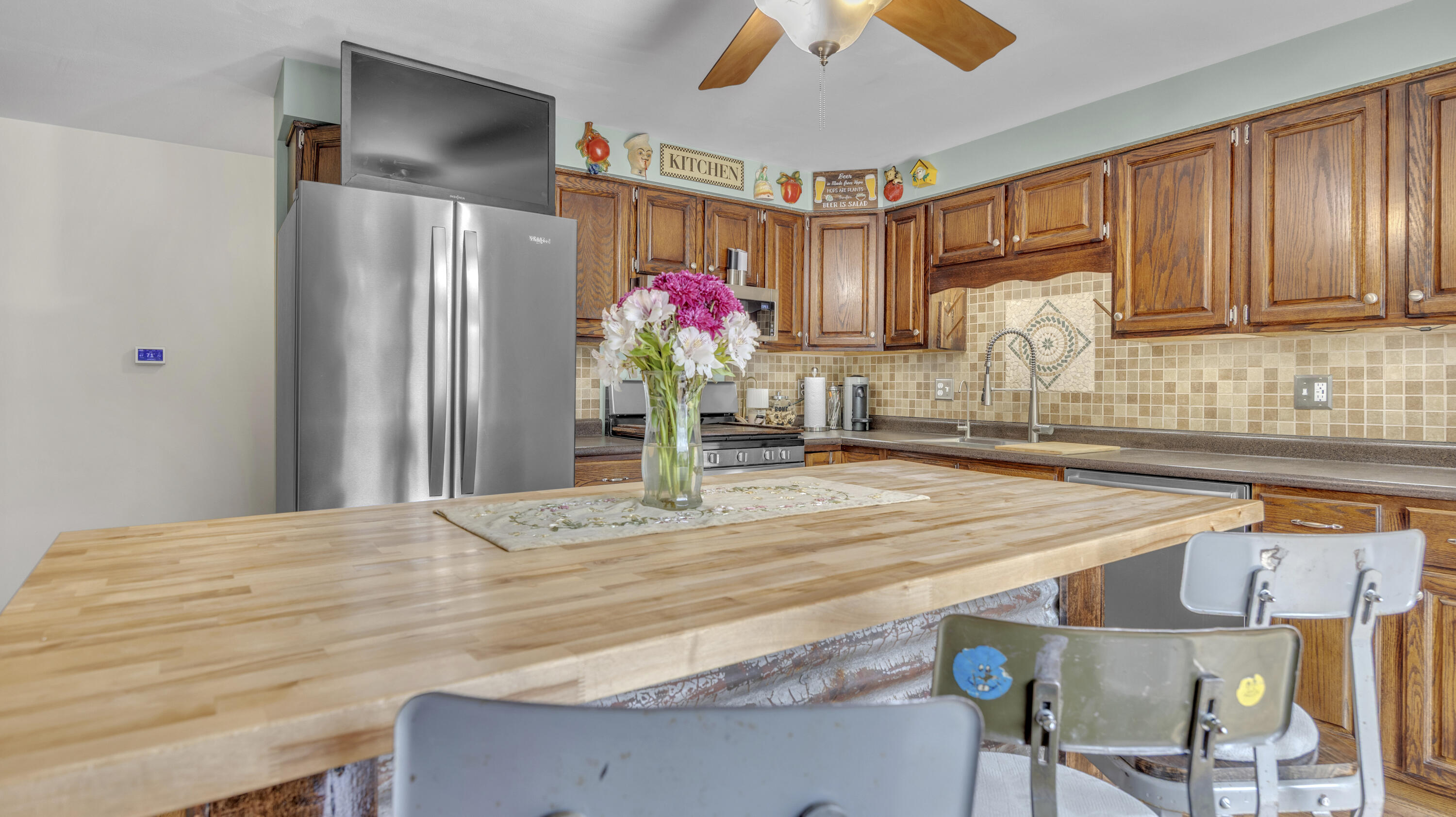 707 Goldfinch Lane Howards Grove, WI 53083 - Photo 5 of 27 Kitchen 1-1