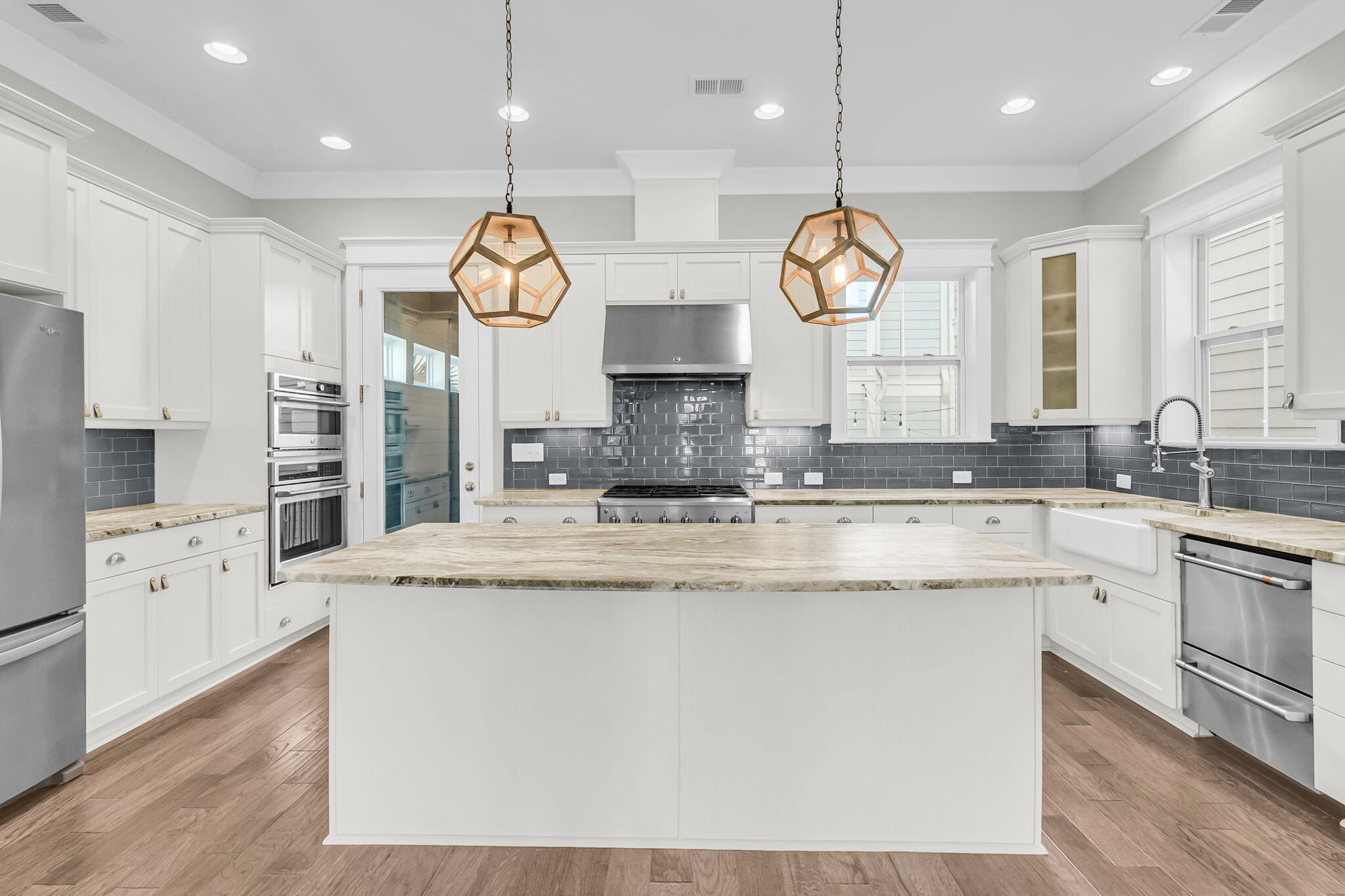 2552 Josiah Street Charleston, SC 29492 - Photo 11 of 42 Kitchen