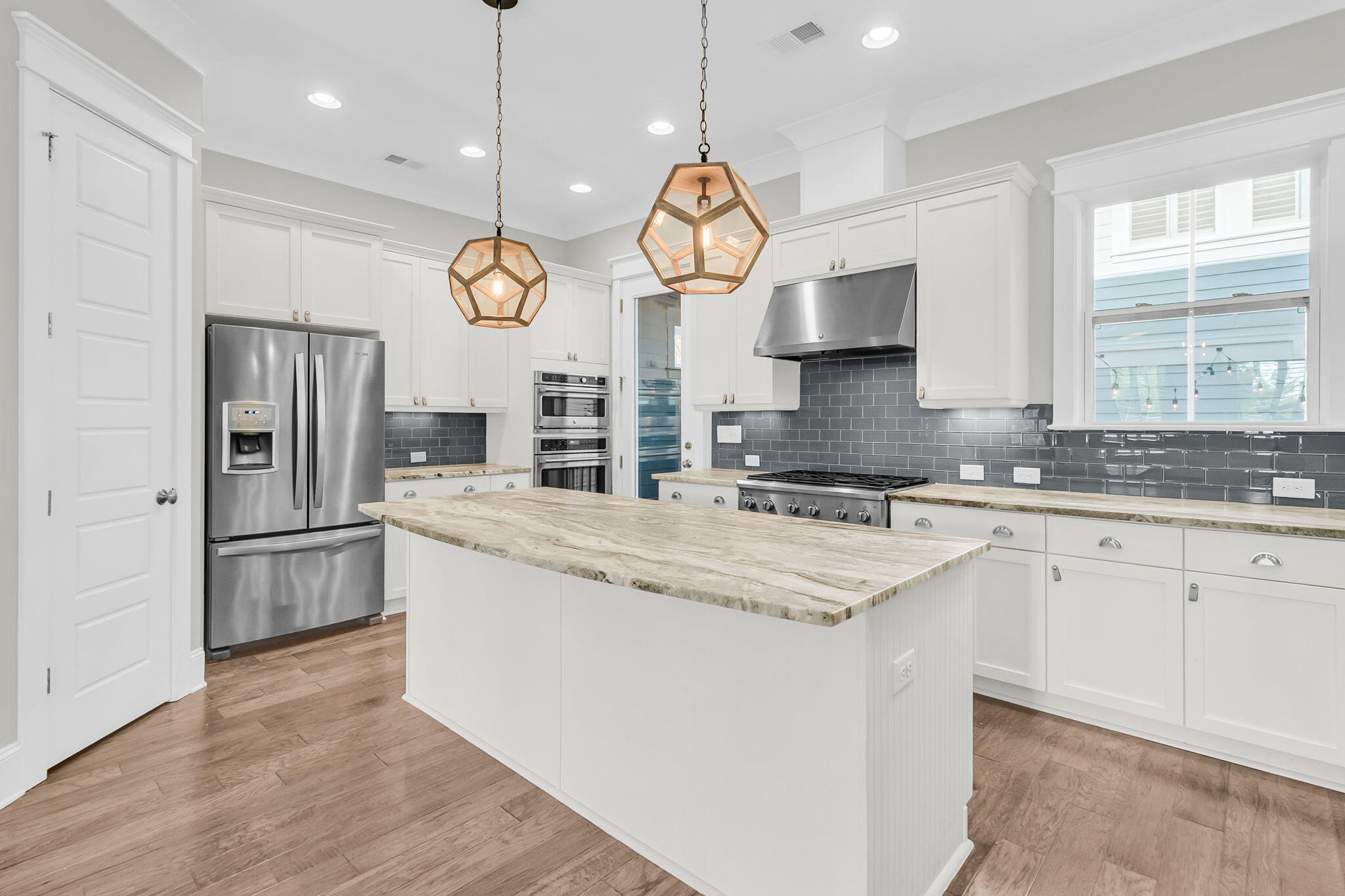 2552 Josiah Street Charleston, SC 29492 - Photo 16 of 42 Bright Kitchen