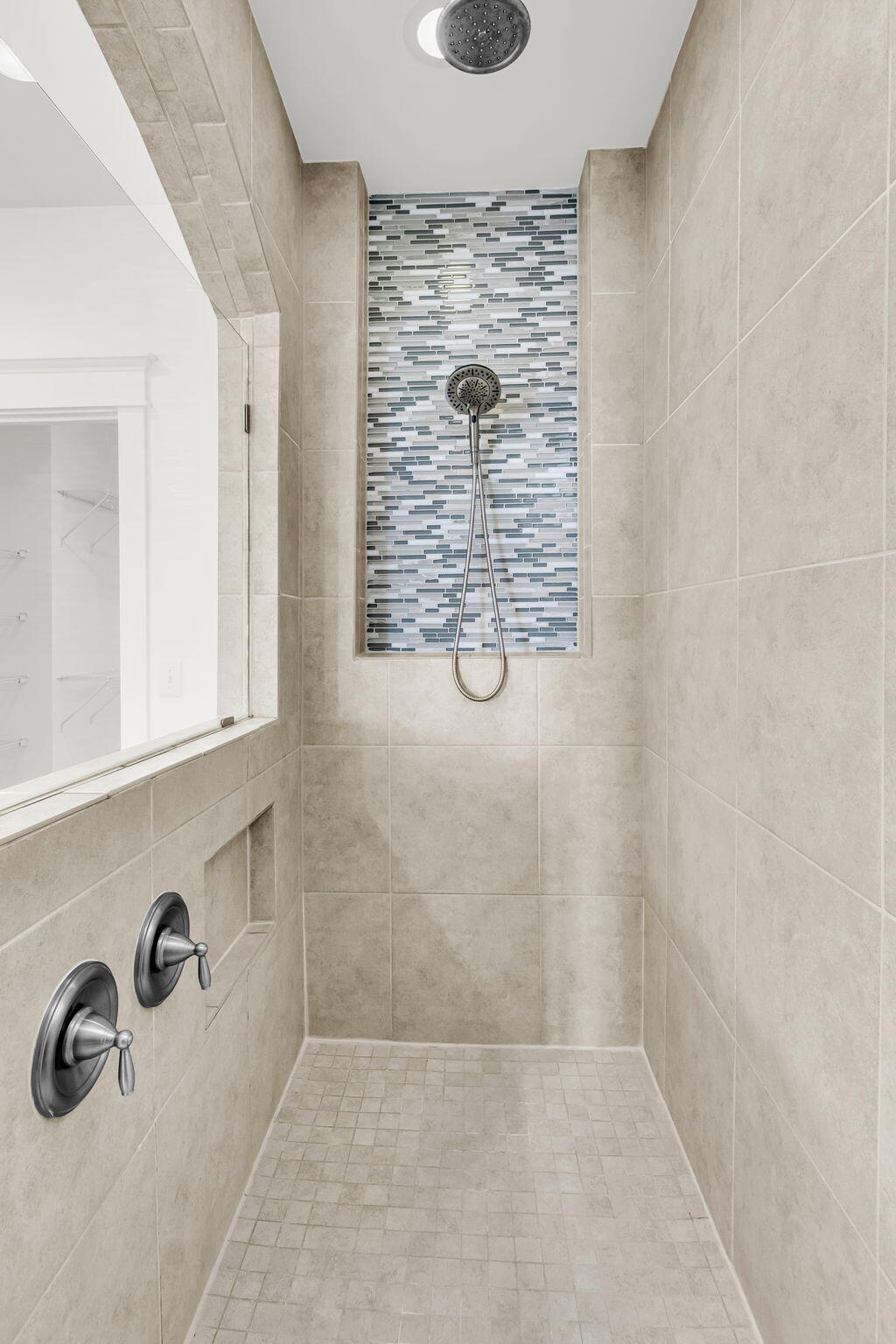 2552 Josiah Street Charleston, SC 29492 - Photo 26 of 42 Super Shower