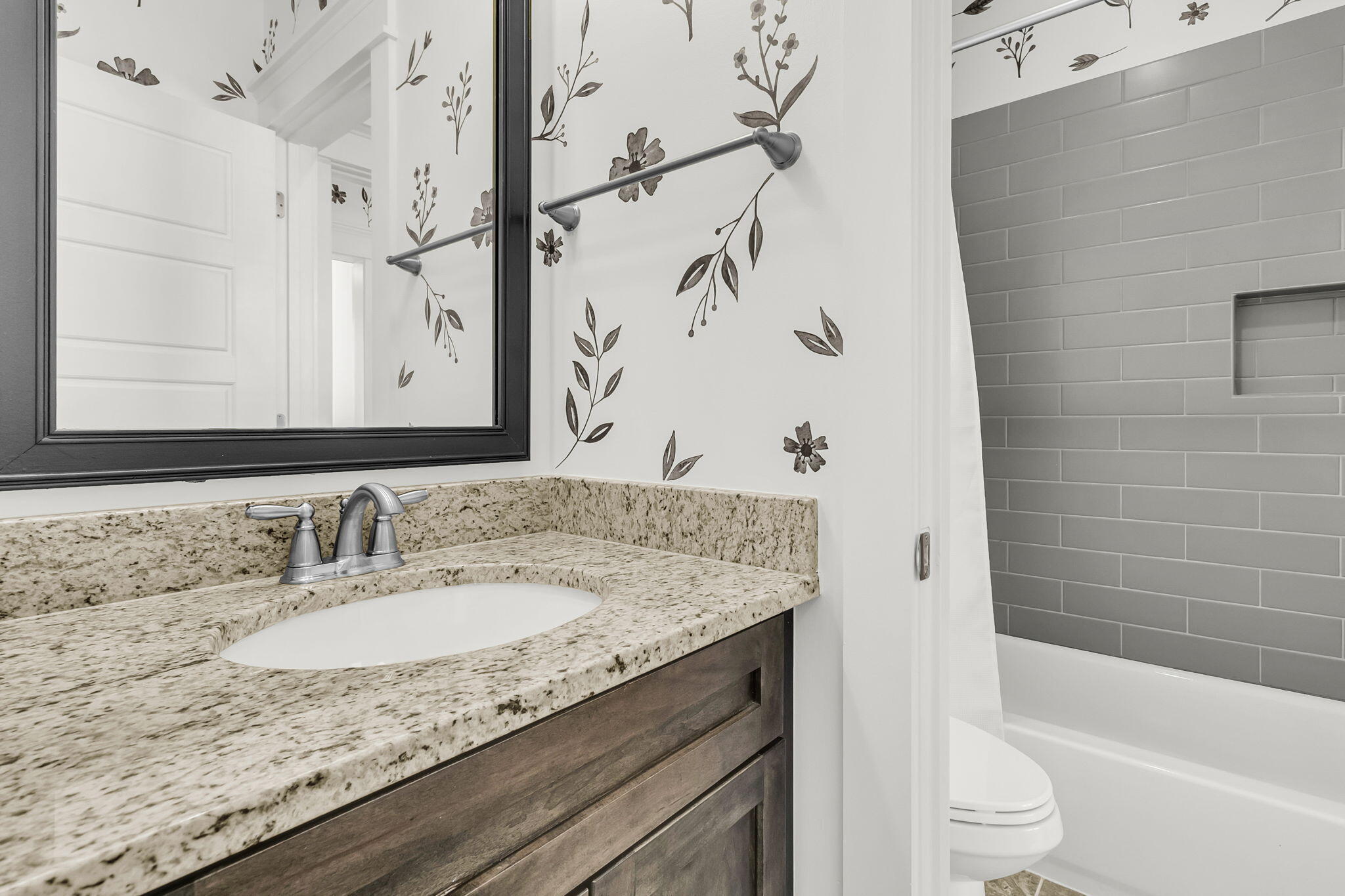 2552 Josiah Street Charleston, SC 29492 - Photo 30 of 42 Shared En Suite Bath