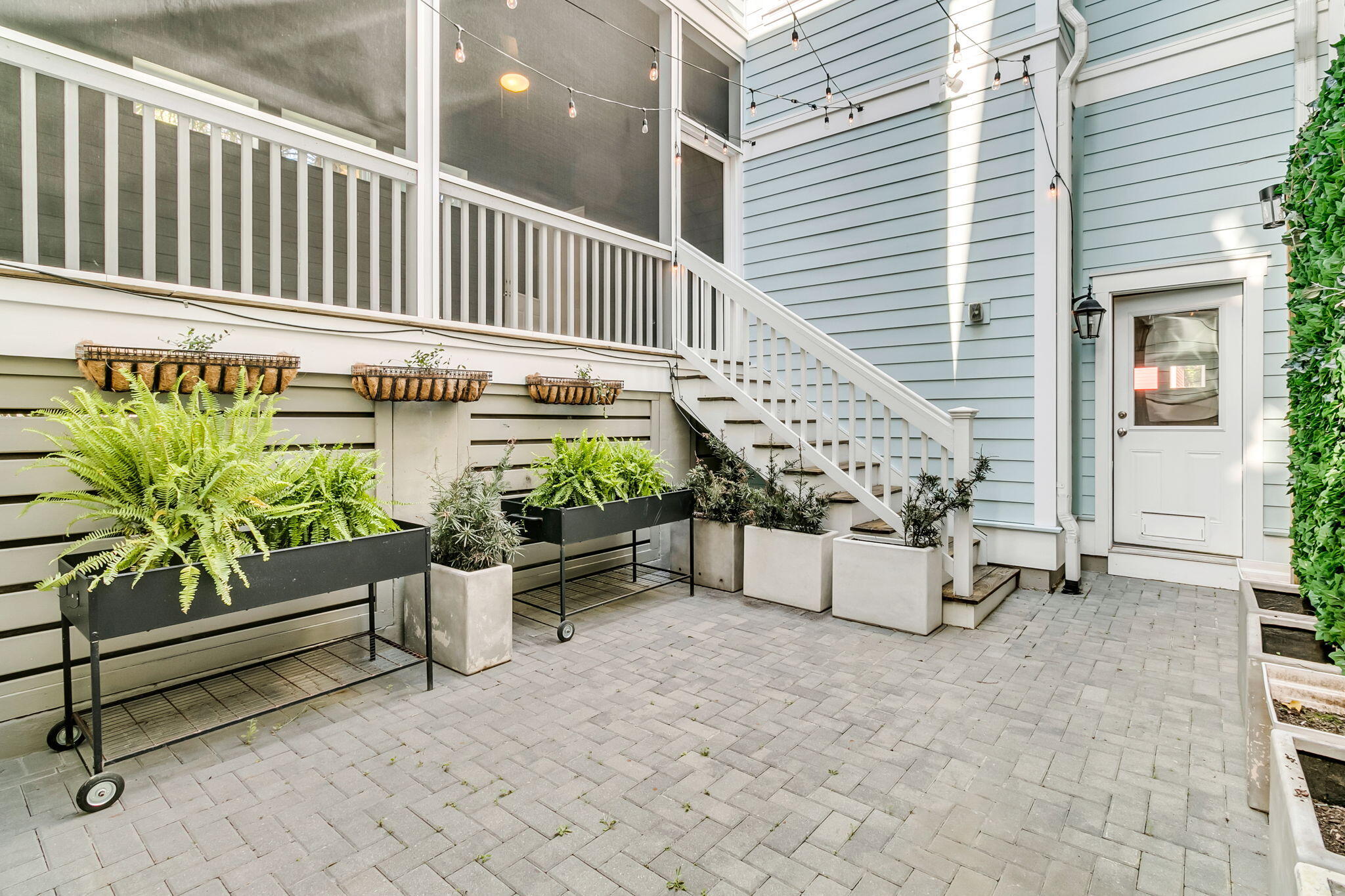 2552 Josiah Street Charleston, SC 29492 - Photo 35 of 42 Courtyard