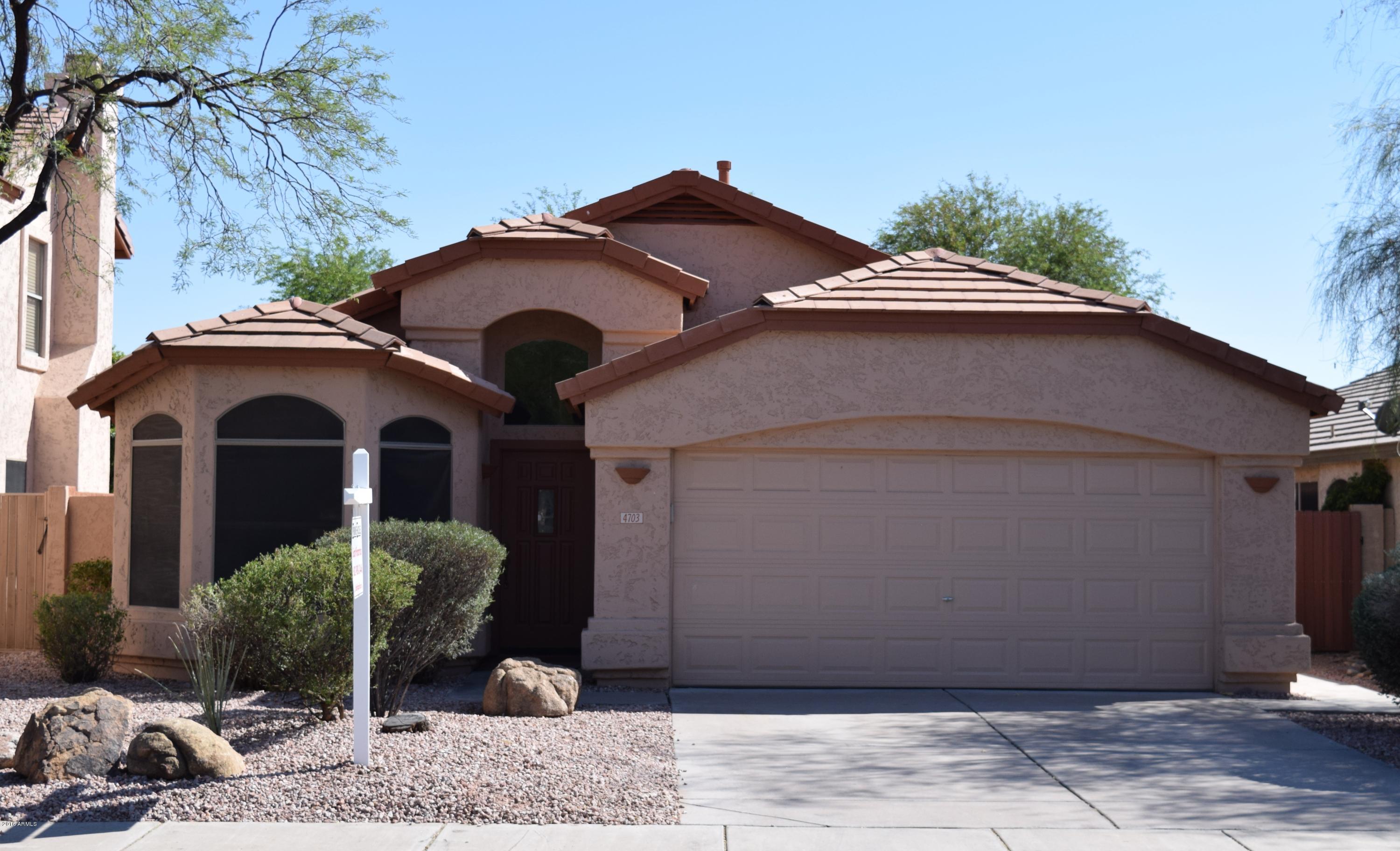 4703 East Weaver Road Phoenix, AZ 85050 - Photo 1 of 26 060