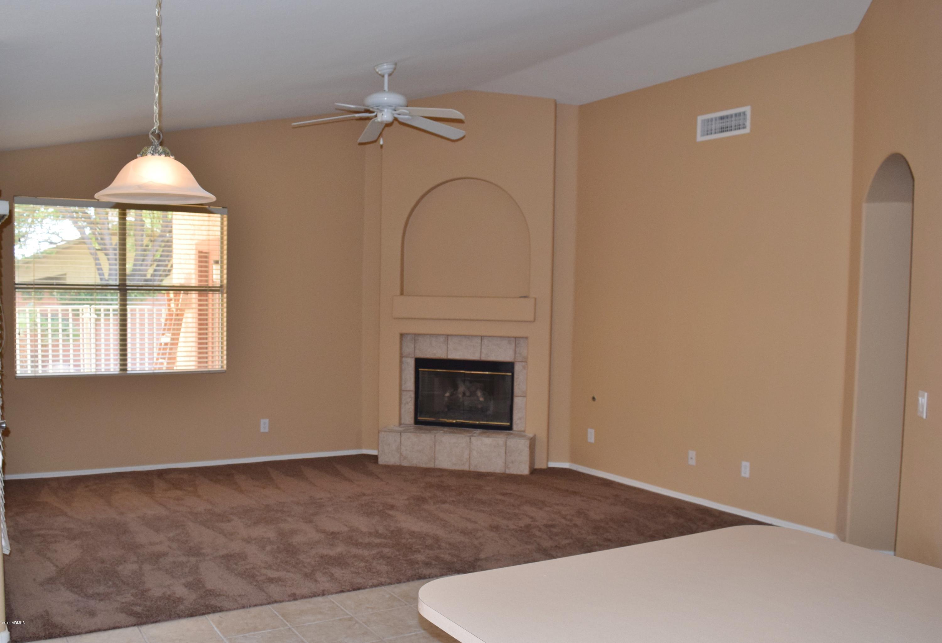 4703 East Weaver Road Phoenix, AZ 85050 - Photo 6 of 26 069