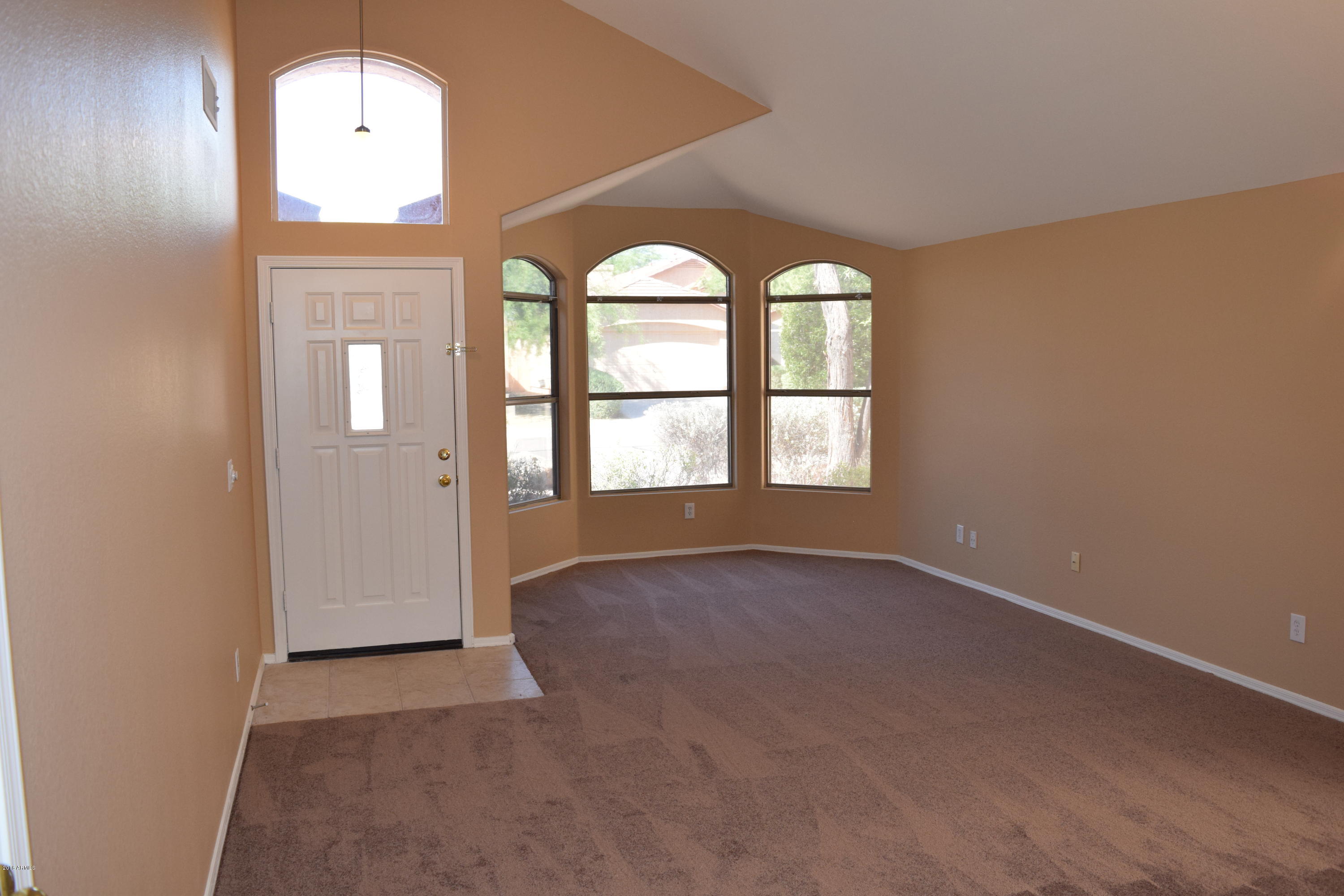 4703 East Weaver Road Phoenix, AZ 85050 - Photo 7 of 26 072