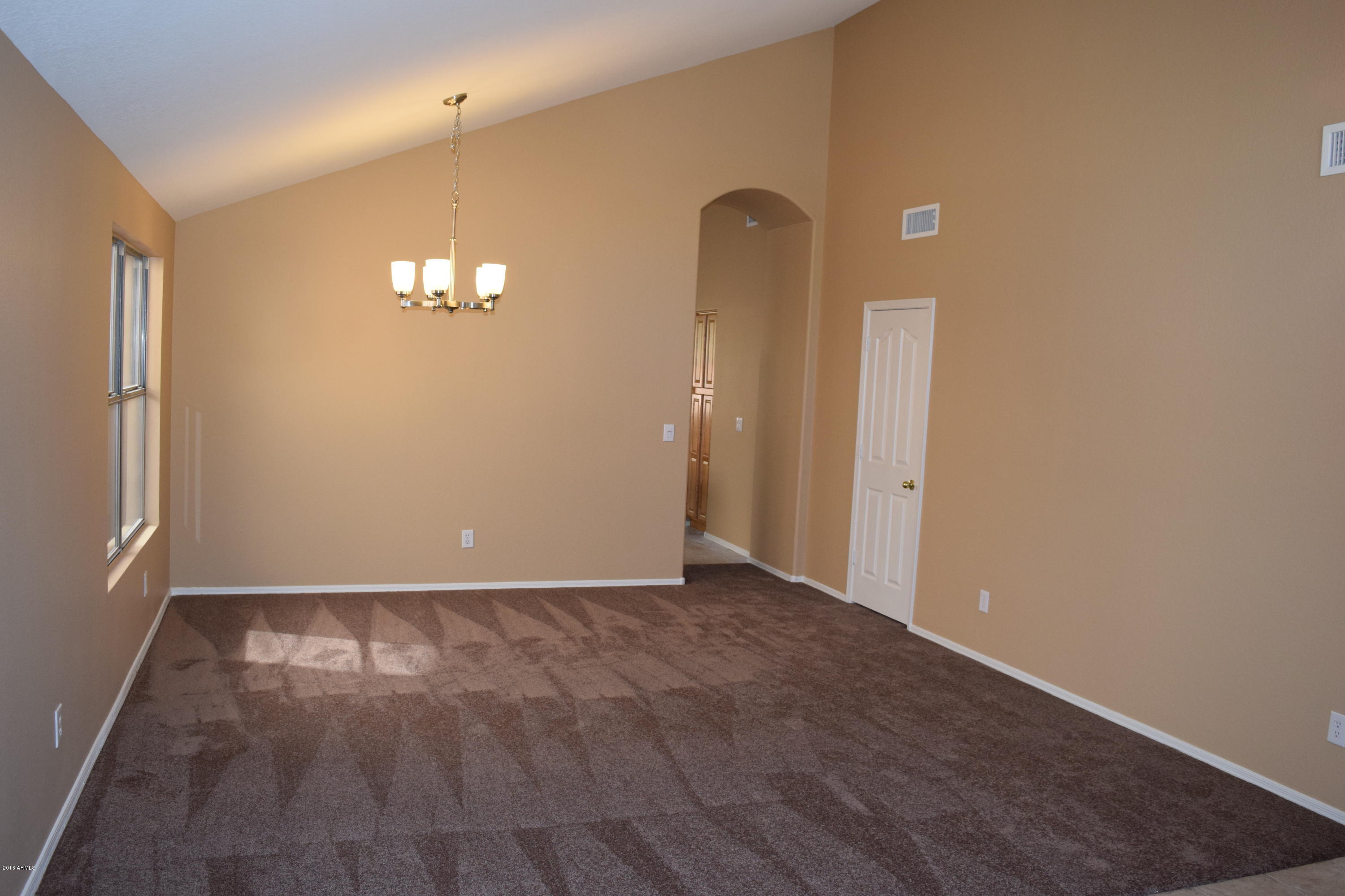 4703 East Weaver Road Phoenix, AZ 85050 - Photo 8 of 26 074