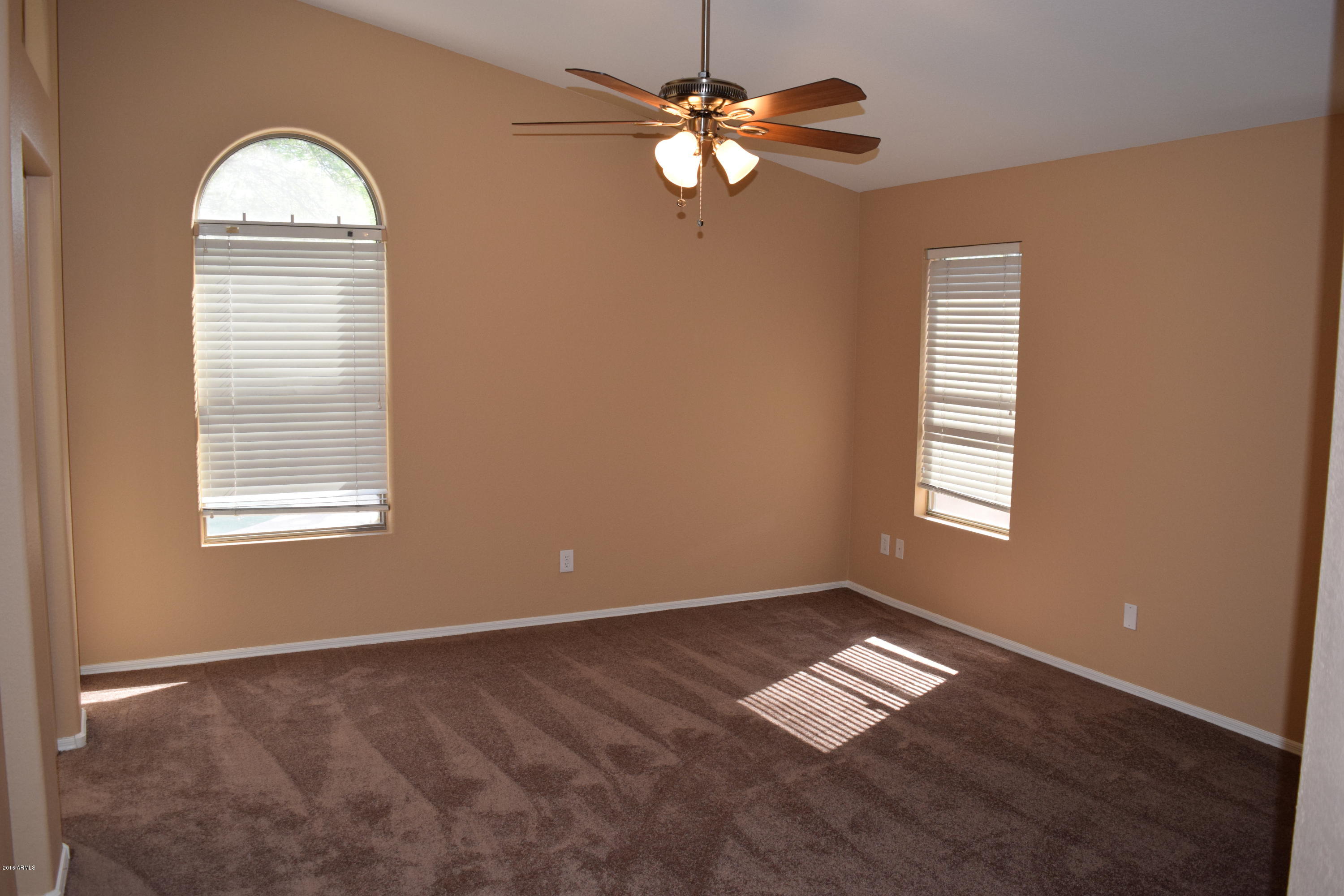 4703 East Weaver Road Phoenix, AZ 85050 - Photo 10 of 26 077