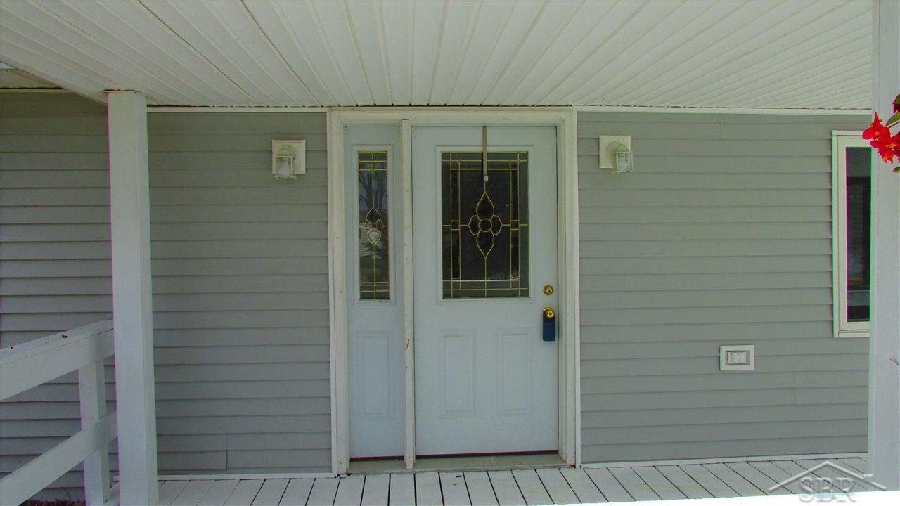 615 Adams Road Saginaw, MI 48609 - Photo 3 of 41 31288527-2.JPG