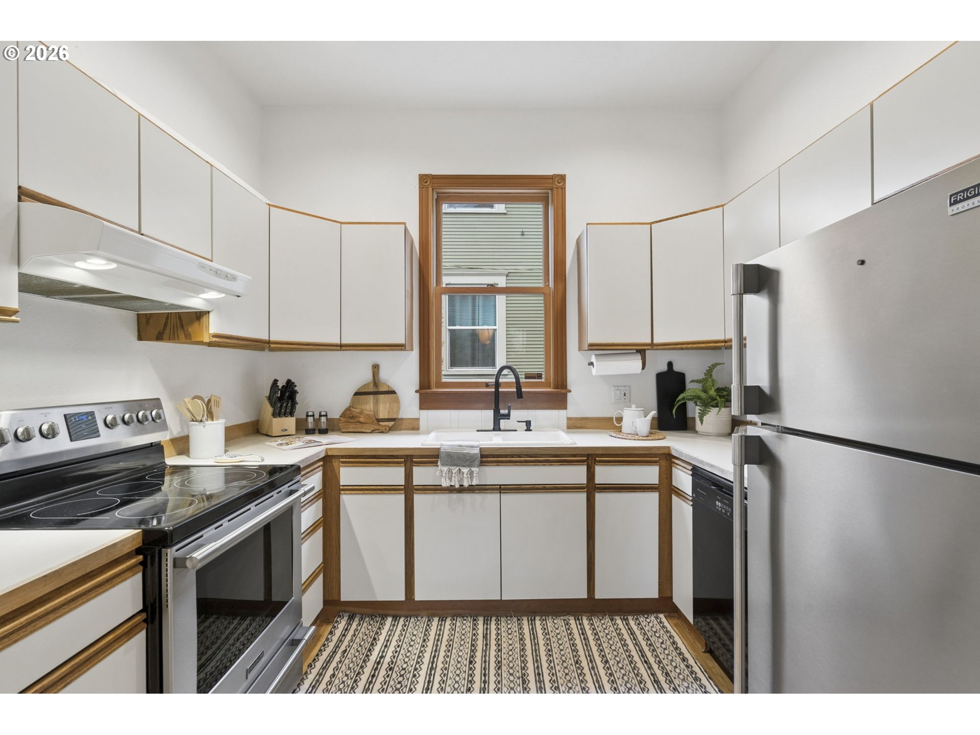 4217 Southwest View Point Terrace Portland, OR 97239 - Photo 14 of 48