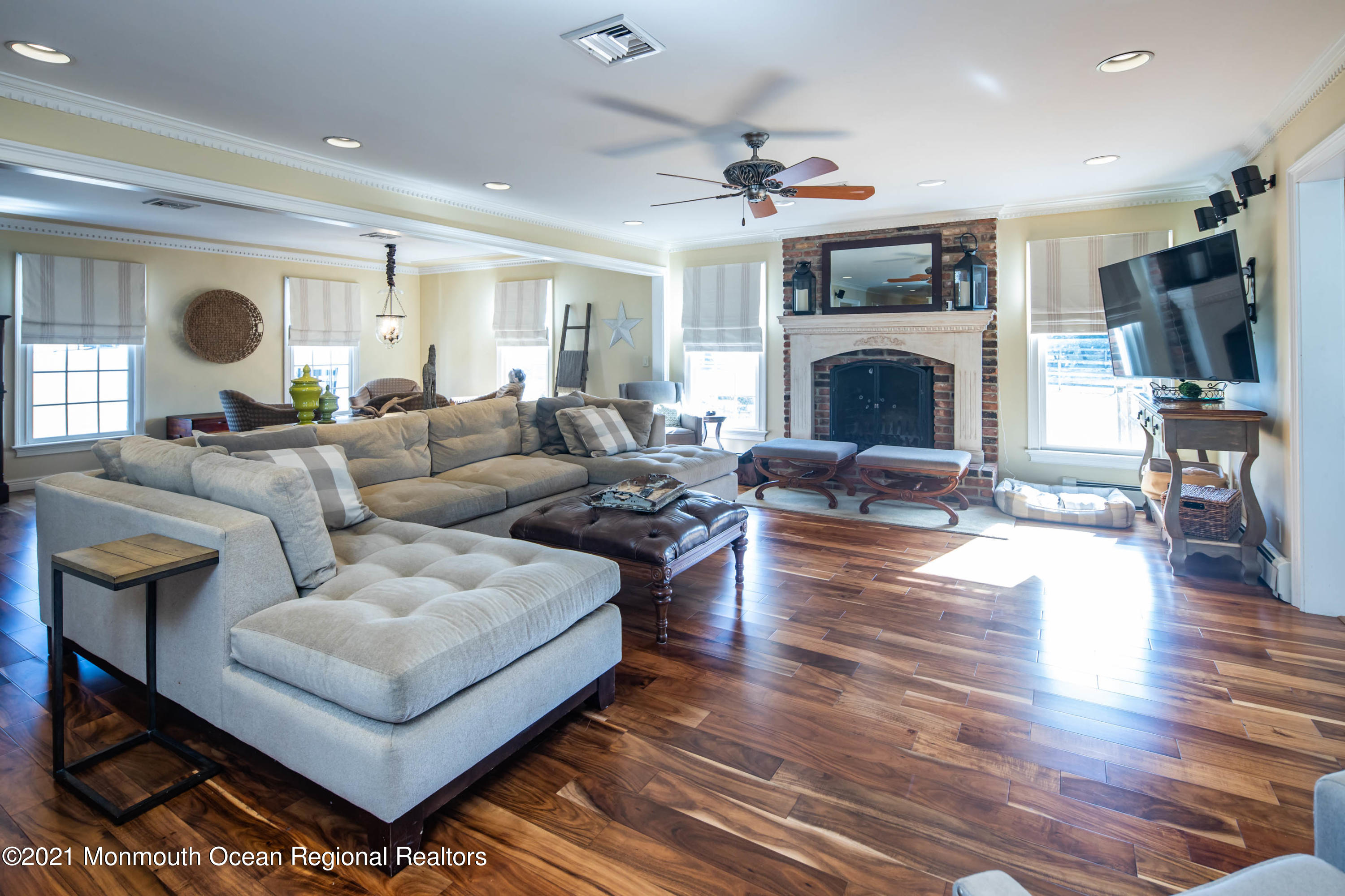 60 Hominy Hill Road Colts Neck, NJ 07722 - Photo 15 of 57 15_Family Room-4