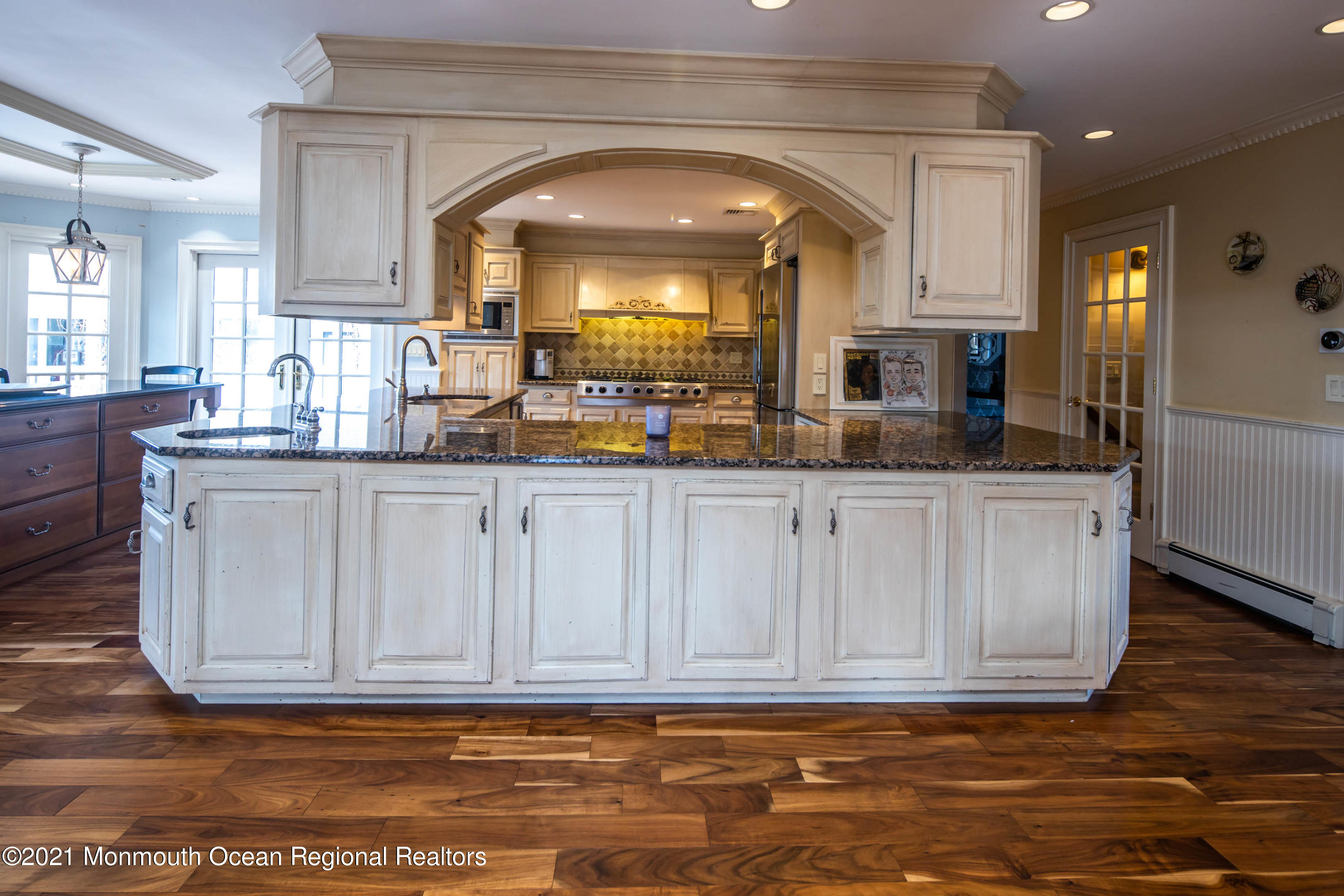 60 Hominy Hill Road Colts Neck, NJ 07722 - Photo 21 of 57 21_Kitchen