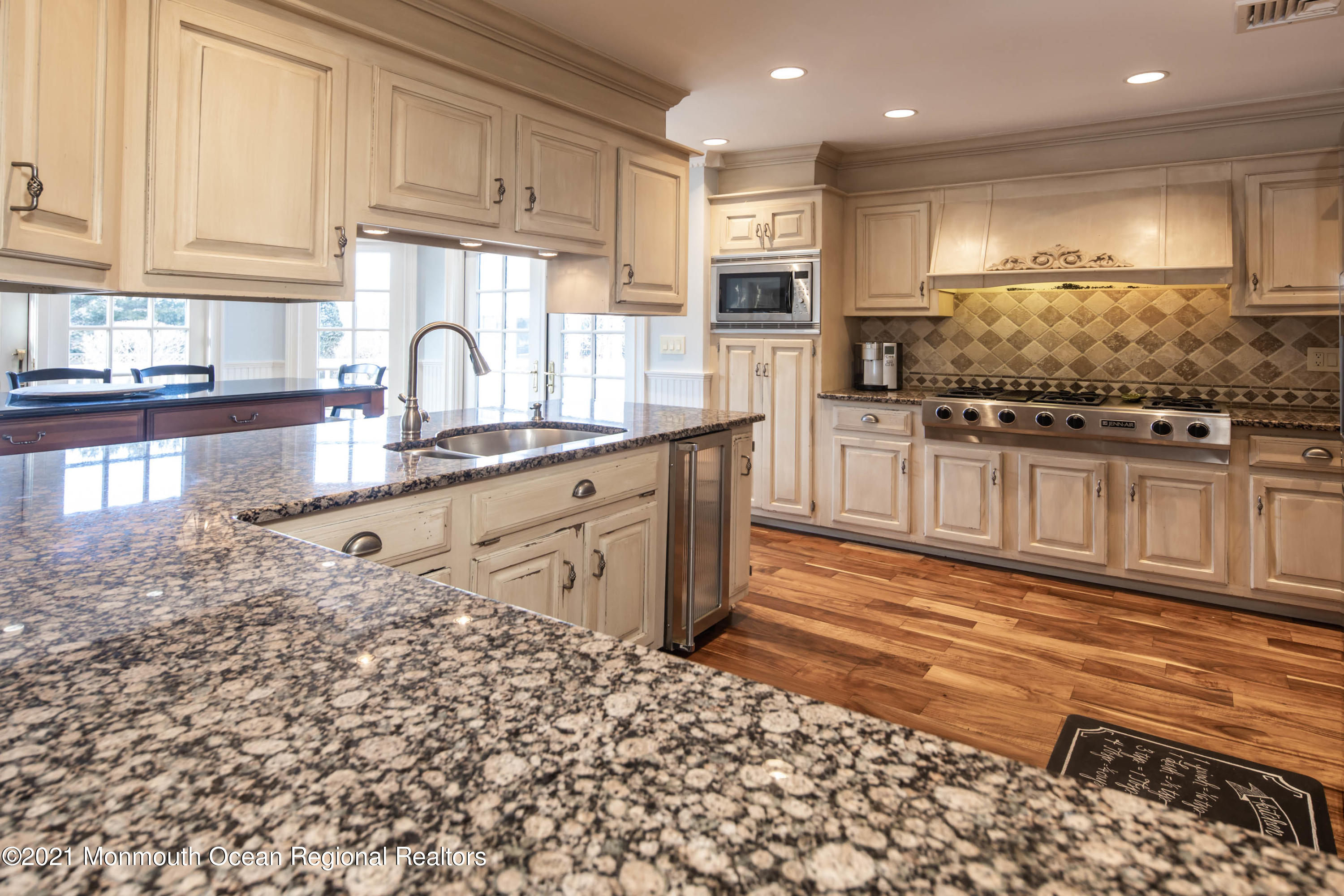 60 Hominy Hill Road Colts Neck, NJ 07722 - Photo 26 of 57 26_Kitchen-14