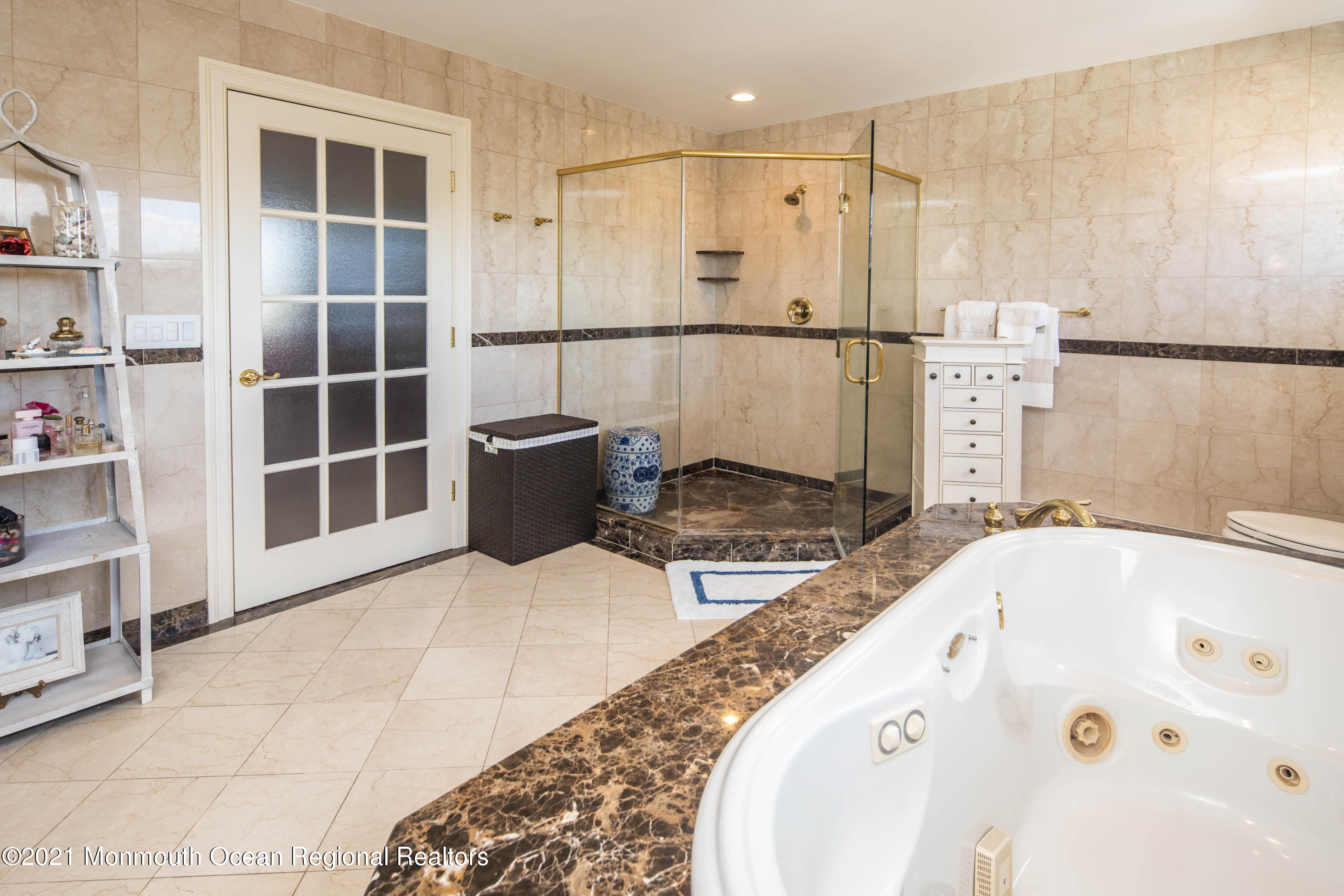 60 Hominy Hill Road Colts Neck, NJ 07722 - Photo 33 of 57 33_Master Bath