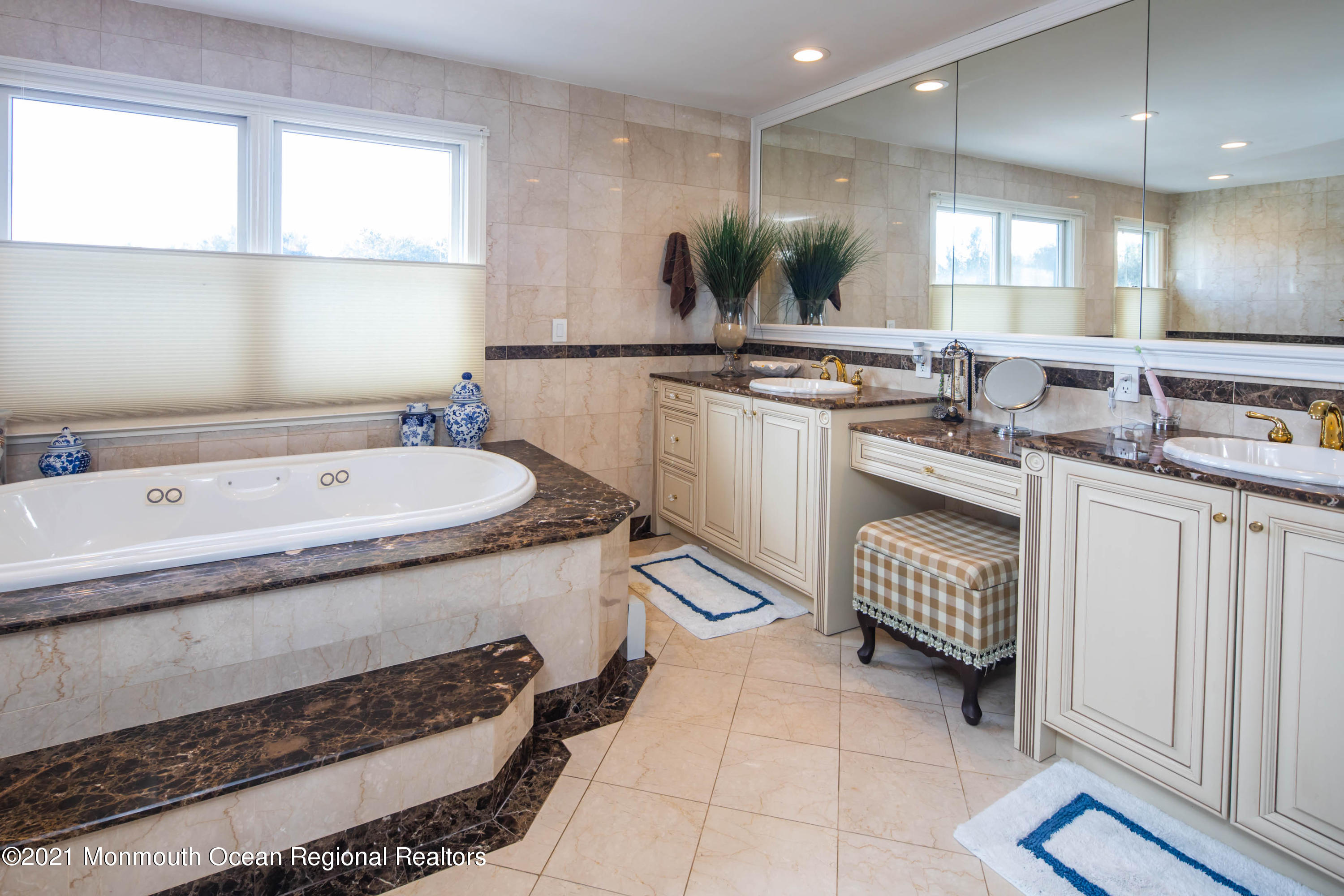 60 Hominy Hill Road Colts Neck, NJ 07722 - Photo 34 of 57 34_Master Bath-2