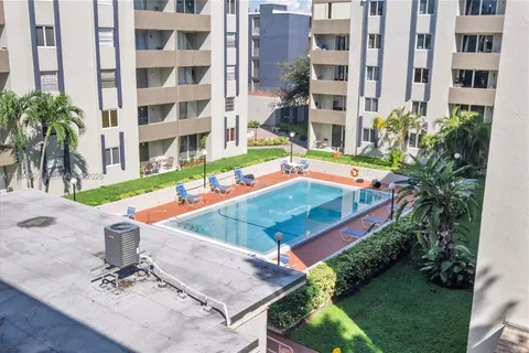 $245,000 | 10090 Northwest 80th Court, Unit 1540, Hialeah Gardens, FL 33016