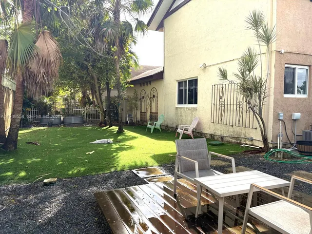 $3,500 | 13881 Northeast 2nd Court, Unit C6, Miami, FL 33161