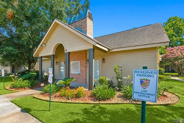 $1,325 | 11011 Cal Road, Unit 48, St. George, LA 70809