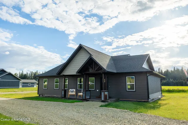 $549,000 | 454 South Division Street, Moyie Springs, ID 83845