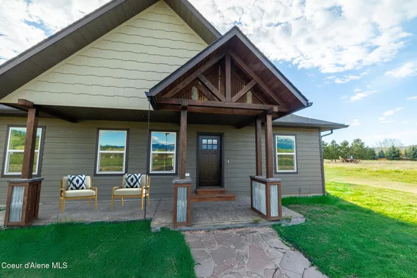 $549,000 | 454 South Division Street, Moyie Springs, ID 83845