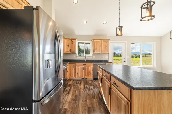 $549,000 | 454 South Division Street, Moyie Springs, ID 83845