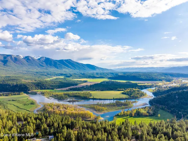 $549,000 | 454 South Division Street, Moyie Springs, ID 83845