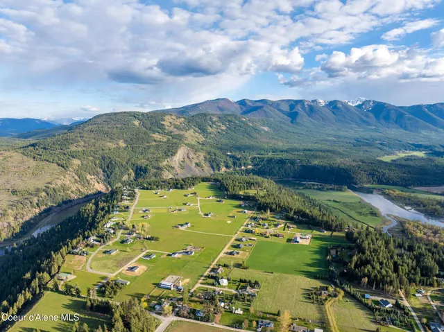 $549,000 | 454 South Division Street, Moyie Springs, ID 83845