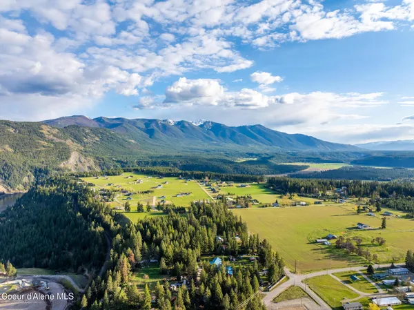 $549,000 | 454 South Division Street, Moyie Springs, ID 83845