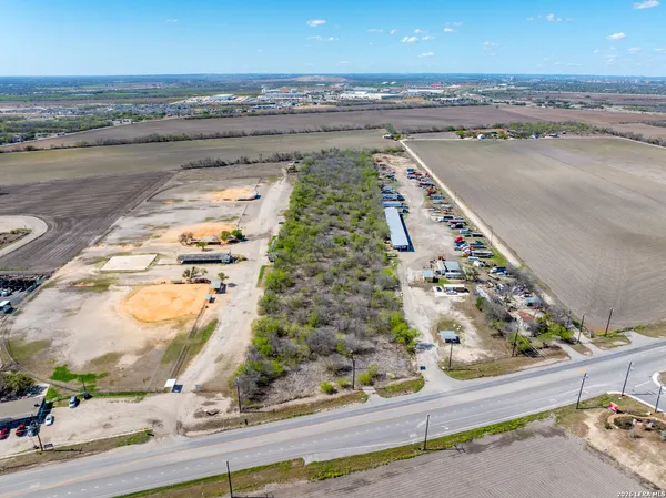 $305,000 | 12425 Somerset Road, Von Ormy, TX 78073