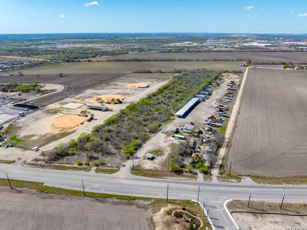 $305,000 | 12425 Somerset Road, Von Ormy, TX 78073