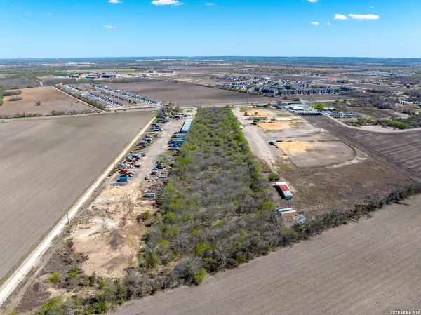 $305,000 | 12425 Somerset Road, Von Ormy, TX 78073