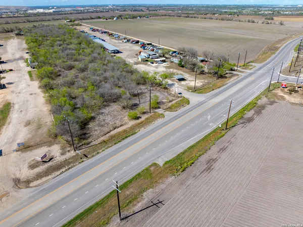 $305,000 | 12425 Somerset Road, Von Ormy, TX 78073