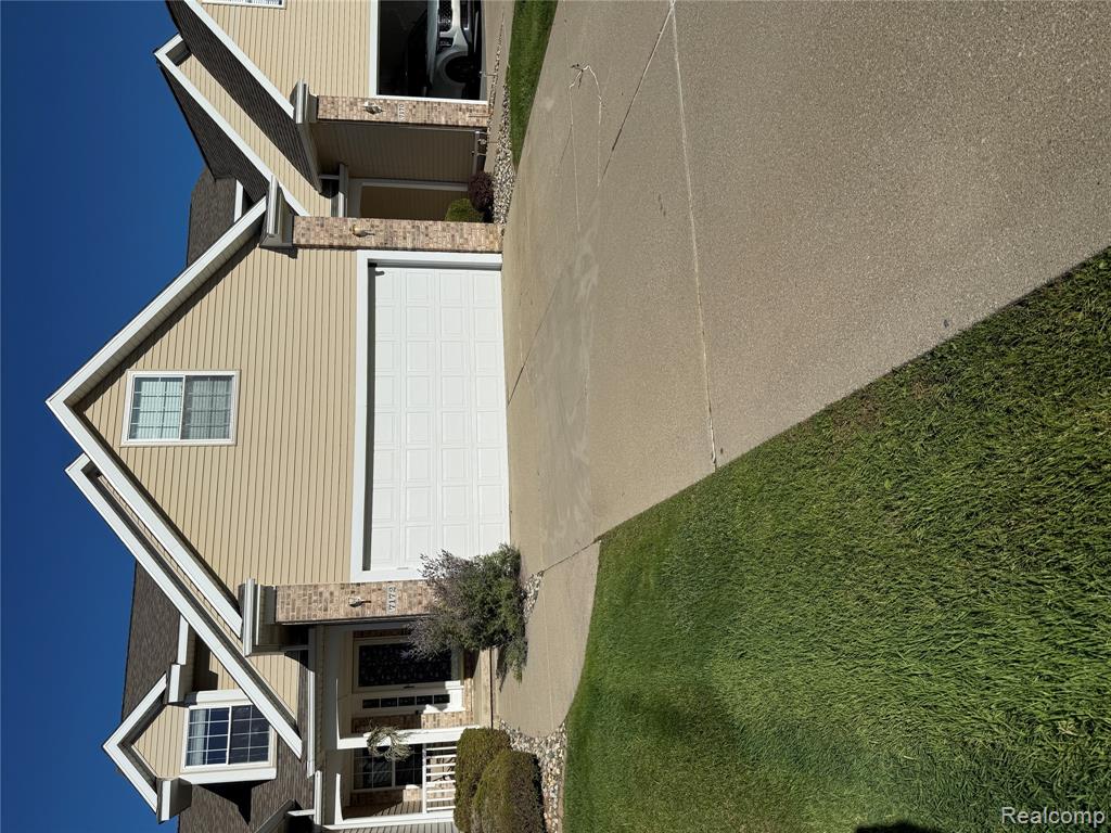 7172 Kings Way Flushing, MI 48433 - Photo 1 of 41