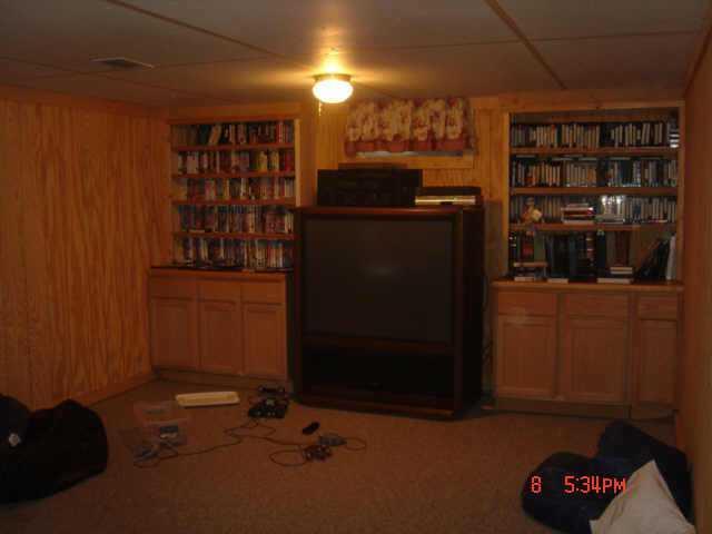6251 Welham Road Indianapolis, IN 46220 - Photo 6 of 10 Gallery Image 6