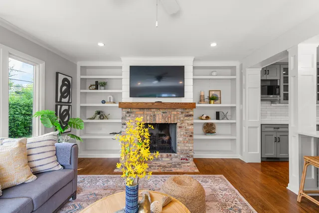 $849,000 | 240 Riverside Drive, Northfield, IL 60093