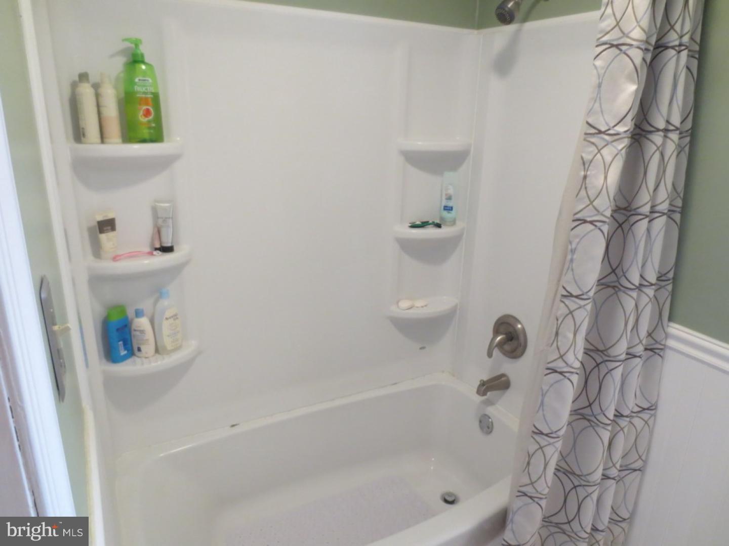 7004 Cardin Road Philadelphia, PA 19128 - Photo 10 of 22 Gallery Image 10