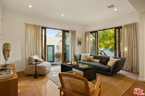 $1,795,000 | 1126 Grant Avenue, Venice, CA 90291