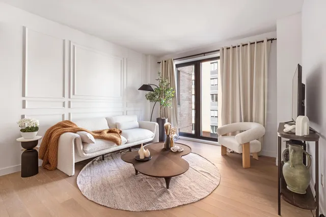 $1,195,000 | 500 West 45th Street, Unit 221 | Hell's Kitchen