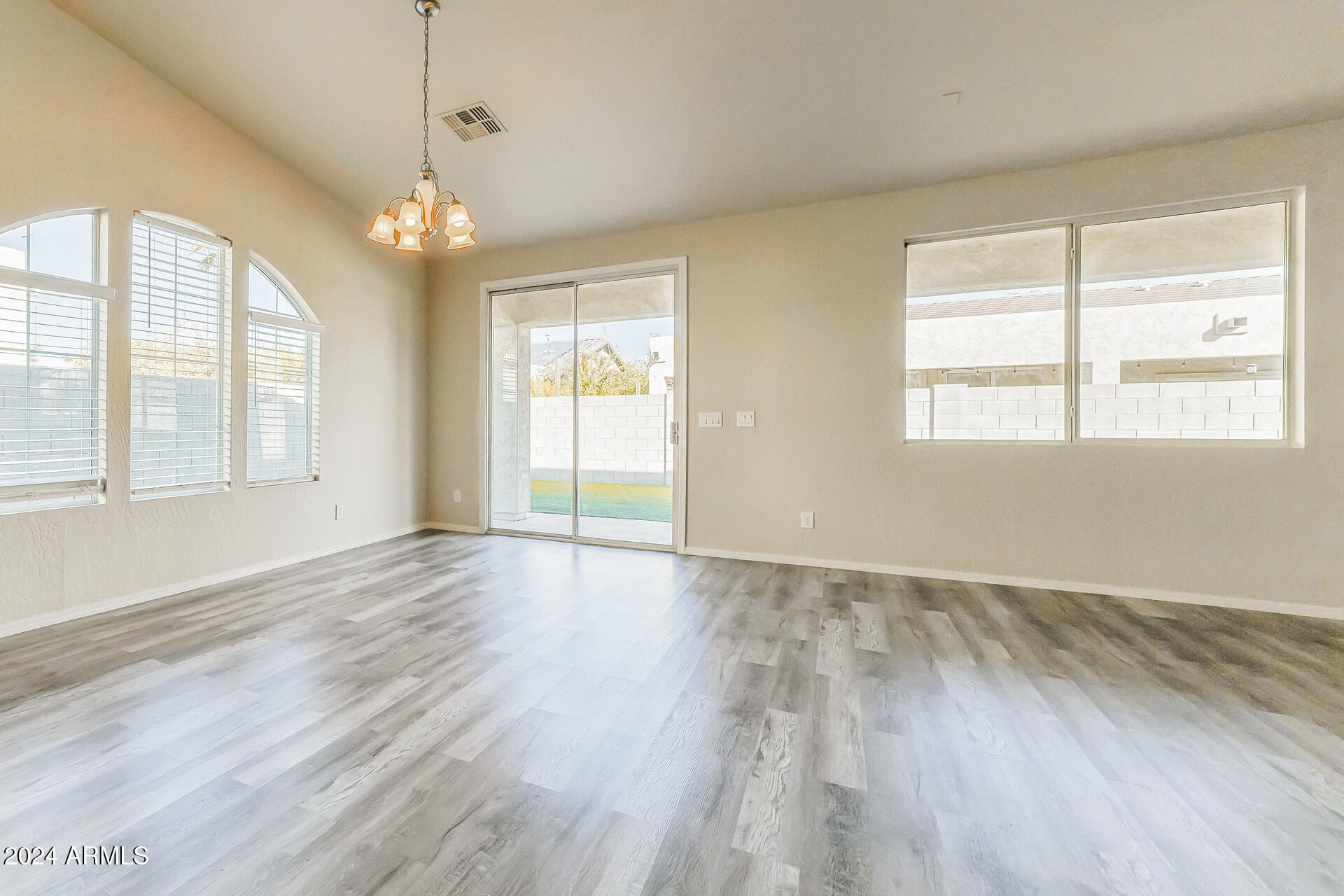2018 West Carson Road Phoenix, AZ 85041 - Photo 3 of 21 003-photo-living-room-14125096